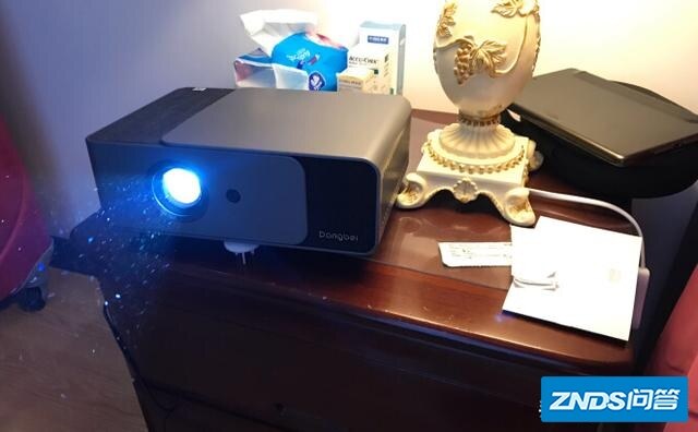 300元左右的轰天炮家用投影仪如何样，能看吗？