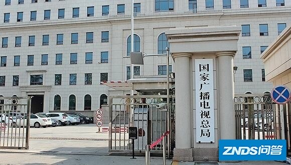 认真说说：极米new z8x投影仪和长虹S3投影仪区别哪个好