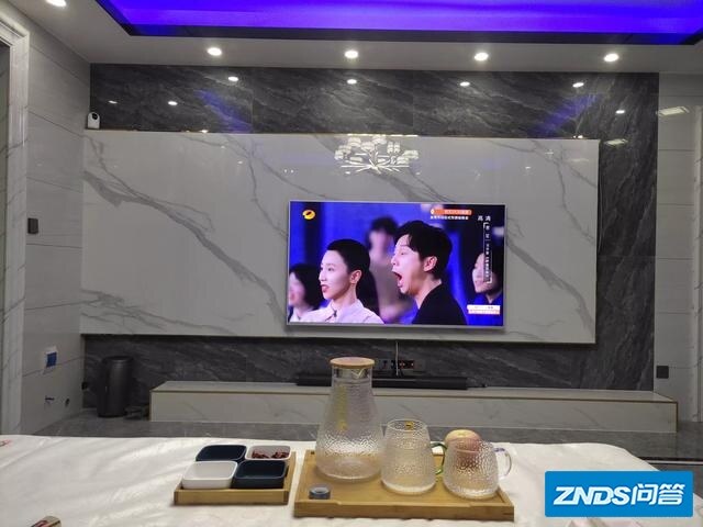 电视机背景墙应该如何装饰？