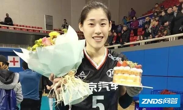 据央视新闻和新浪天津体育报道，李盈莹伤势不明，明日上不上场成疑，对此你有何看法？
