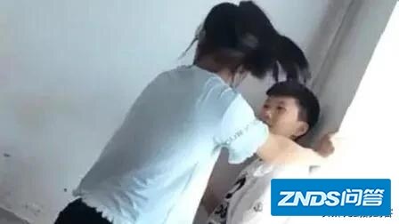 女儿将踢打她几次的班里小霸王给暴打一顿，这下手会不会重了？