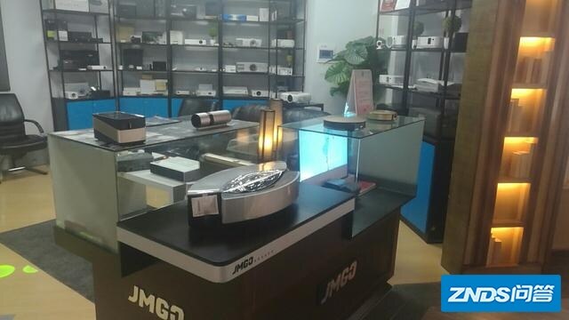 家用投影仪实体专卖店能活吗？或者说有价值吗？