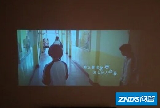 有什么比较平价的迷你家用投影仪推荐？