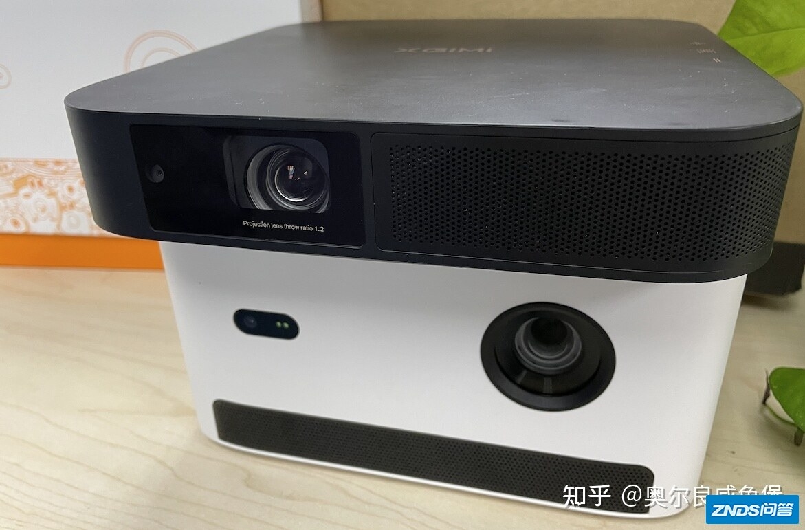 当贝D3X&极米New Z6X对比测评，谁是3000元价位段最值得买的家用家用投影？