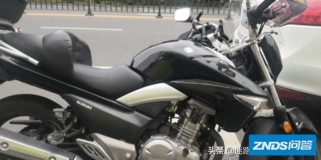玩摩托车的是怎样一台群体？