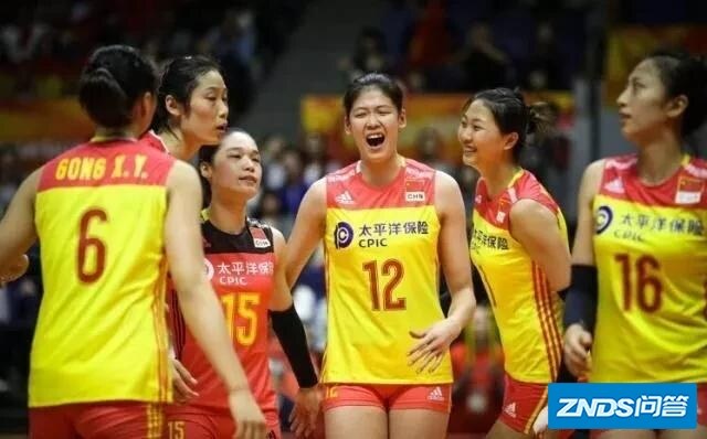 中国女排与国足比赛时间冲突，为啥CCTV5放弃直播女排转而播国足呢？