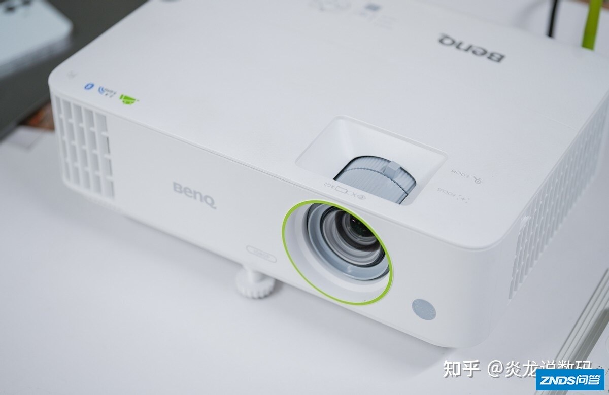 千万别买家用投影仪？宽屏可侧投的新品明基E590智能家用投影仪很 ...