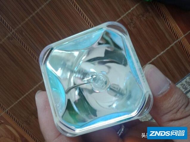 想买个500以内的家用投影仪，求推荐一款稍微OK一点的？