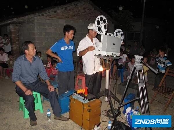 八十年代，农村露天影院放影片的场景，大家还记得吗？