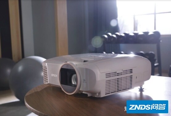 家用家用投影仪哪款好？这才是年轻人想要的影音神器