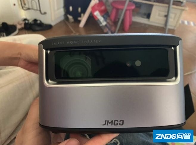 推荐一款性价比高的家用投影仪？