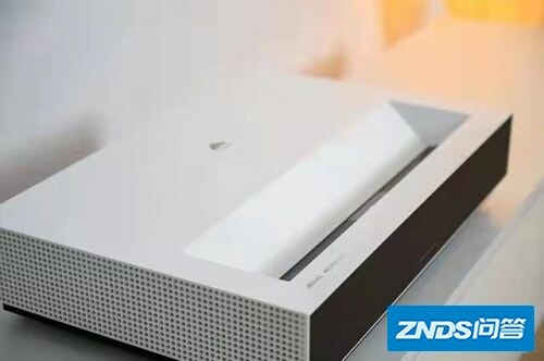 激光家用投影电视机——峰米C2，见证假日里的亲子观影时光