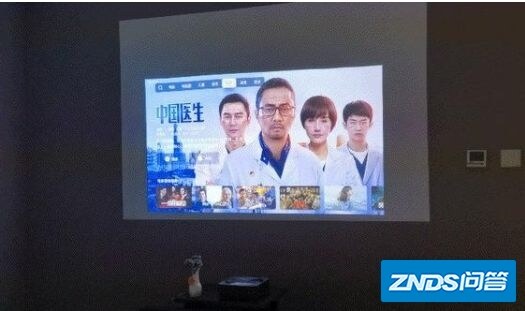 极米家用投影对比峰米P1谁是便携式家用投影仪的性价比之王？