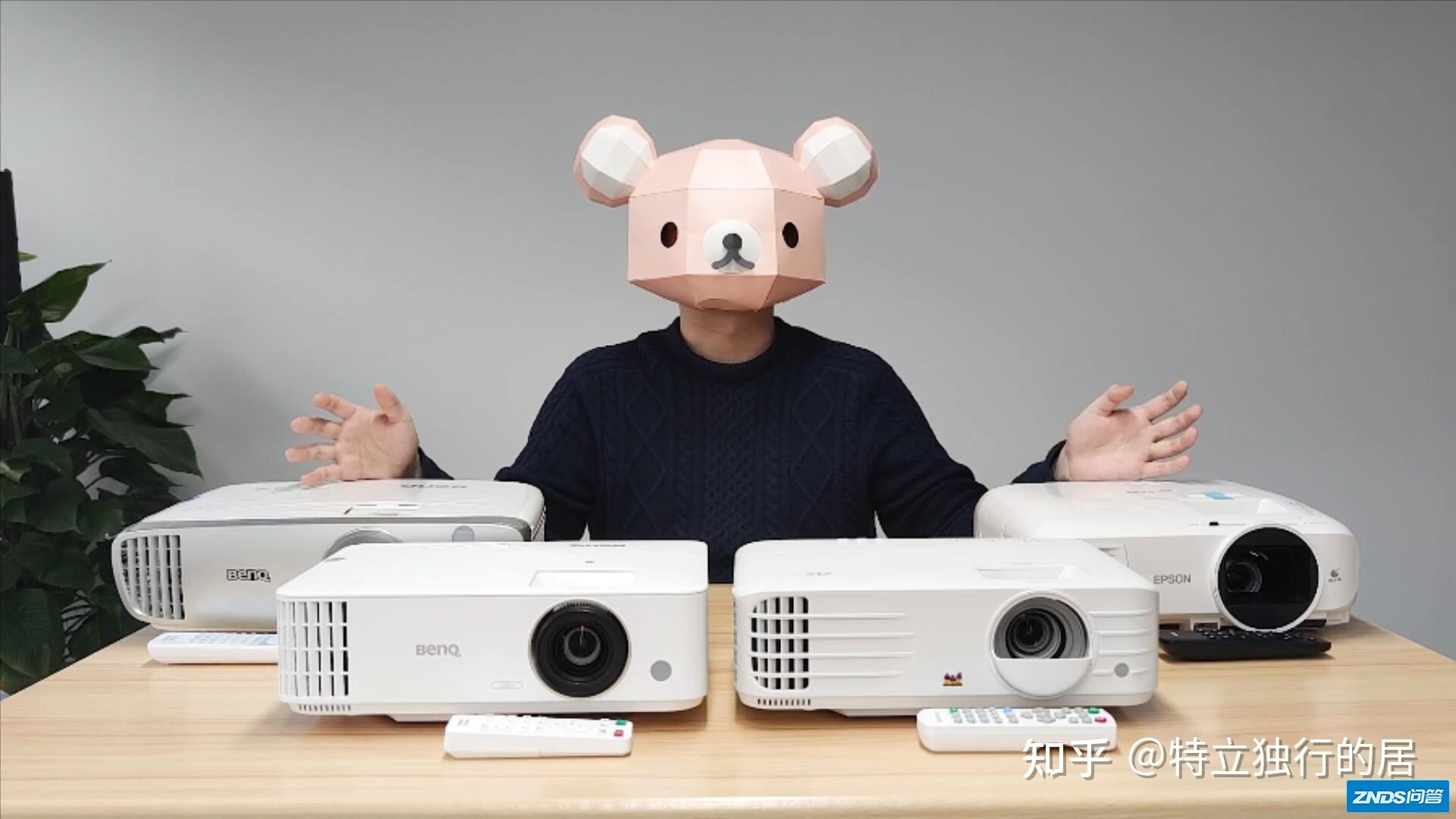 家用投影仪测评 5000元档灯泡机：爱普生TW5700、明基W1120 ...