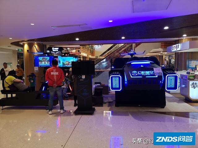 目前做vr体验店需要投资多少？