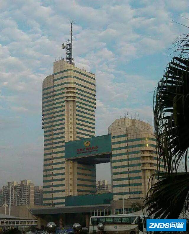 首先湖南台的定义和方向是很准确的.  快乐中国,湖南卫视.