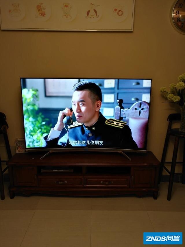 电视机的曲面屏和直板屏哪种好？