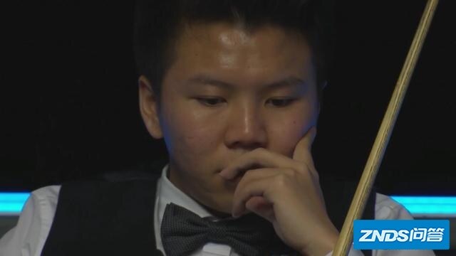 尴尬！周跃龙虽进决赛，却被罗伯逊打到崩溃，他为何输得这么惨？
