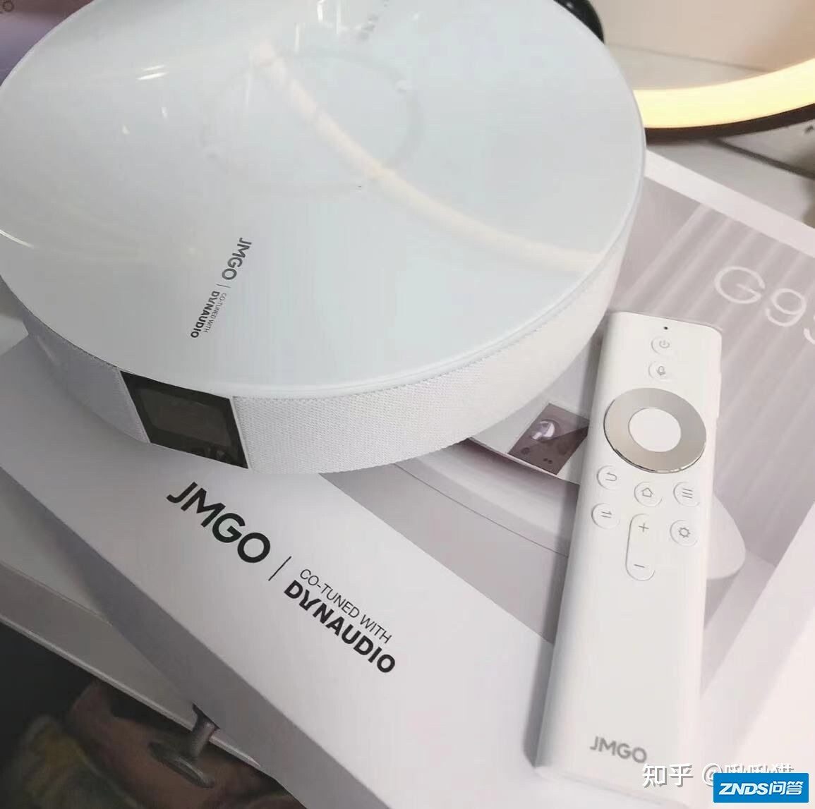 坚果G9S和极米Z6X选哪款？三千价位家用家用投影仪爆品对比！