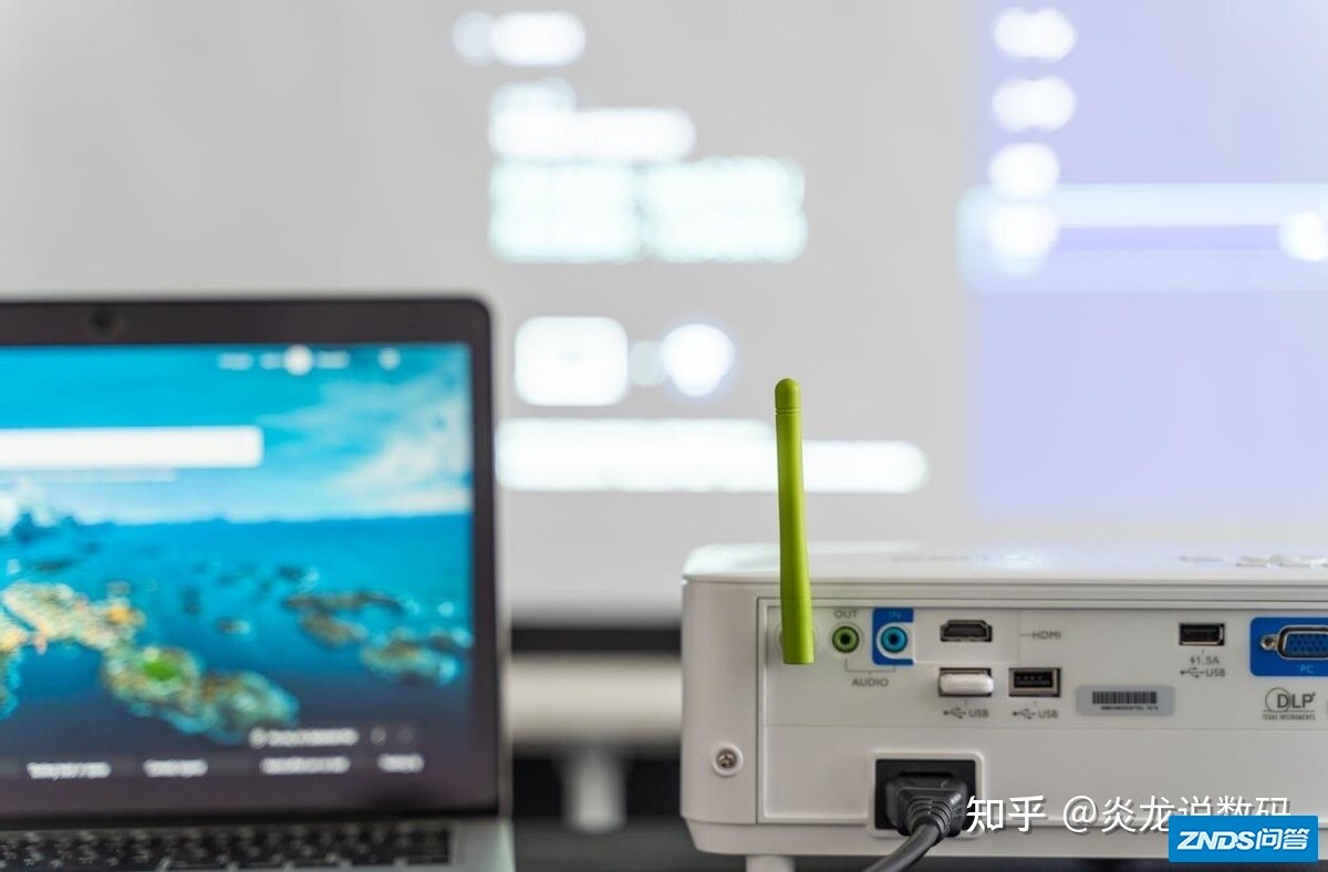 千万别买家用投影仪？宽屏可侧投的新品明基E590智能家用投影仪很 ...-3.jpg