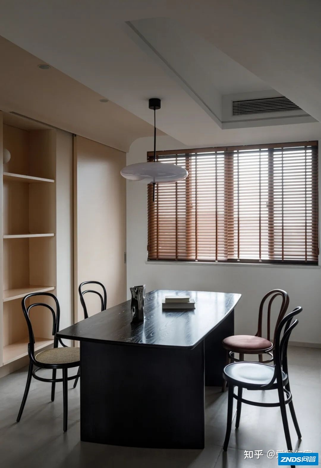 70㎡同户型上下打通，浅橘色系+微水泥、悬浮楼梯+书柜 ...-13.jpg