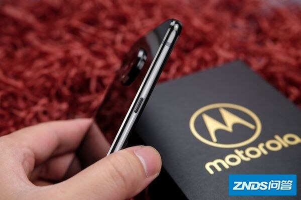 如何评价摩托罗拉新机 Motorola Z3?-15.jpg