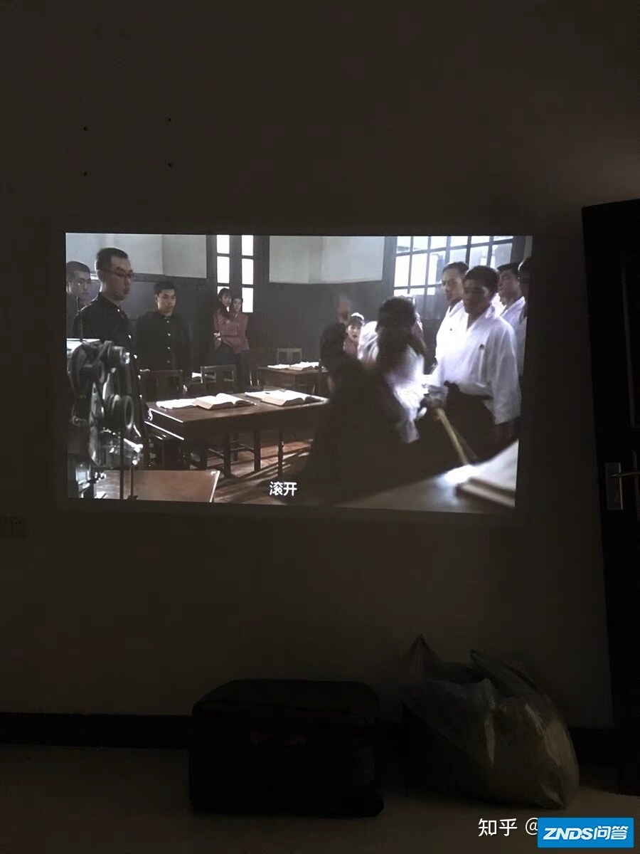 千元左右家用投影仪有何推荐？千元家用投影仪深度测评！-4.jpg