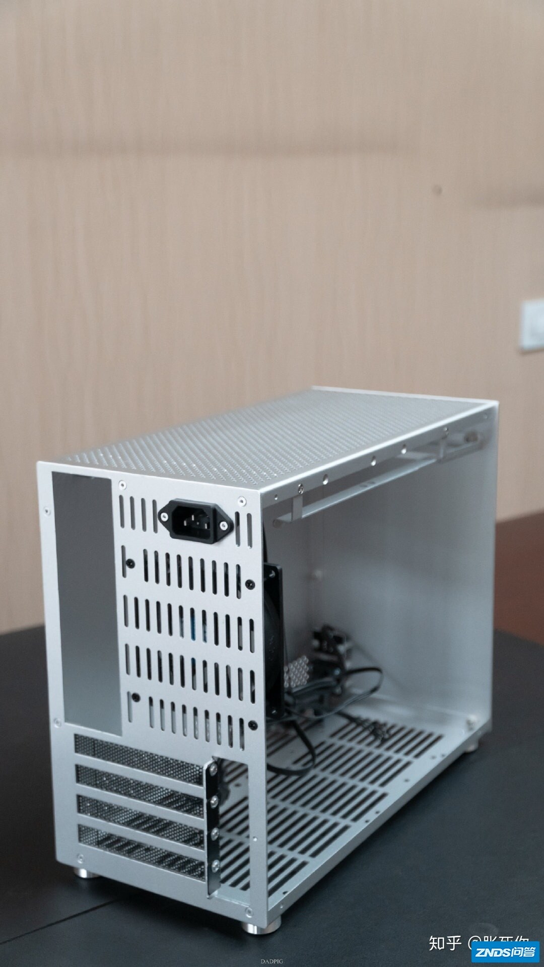 最小的几款MATX机箱推荐和装机分享！-18.jpg