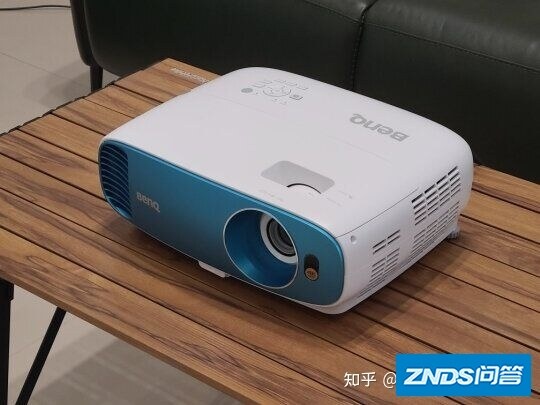 求推荐入门家用4k家用投影仪，有没有呀？