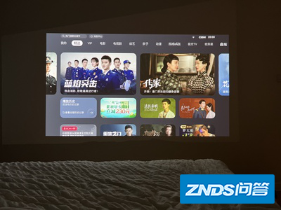 3000元投影仪选哪个好呀?想选个这个价位左右的居家看电影~??