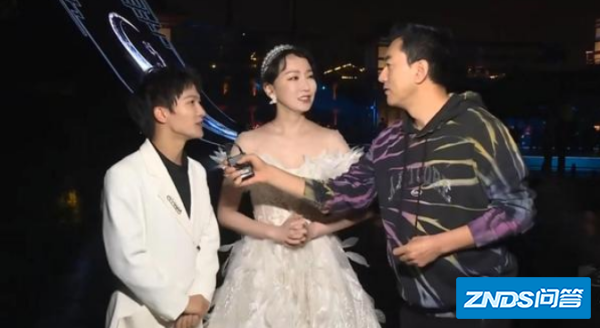 周深在央视中秋晚会录制现场是怎样得状态?