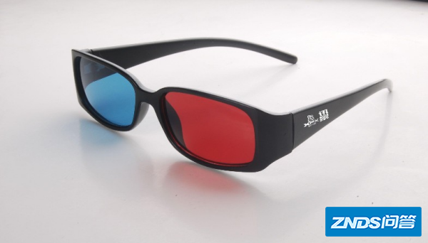 左右两个画面组合在一起的3D影片要用什么眼镜?